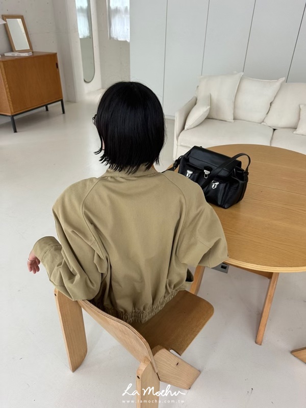 弧形口袋墊肩夾克外套